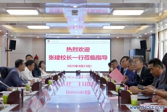 山东师范大学校长张建一行赴临沂四中看望山师实习生